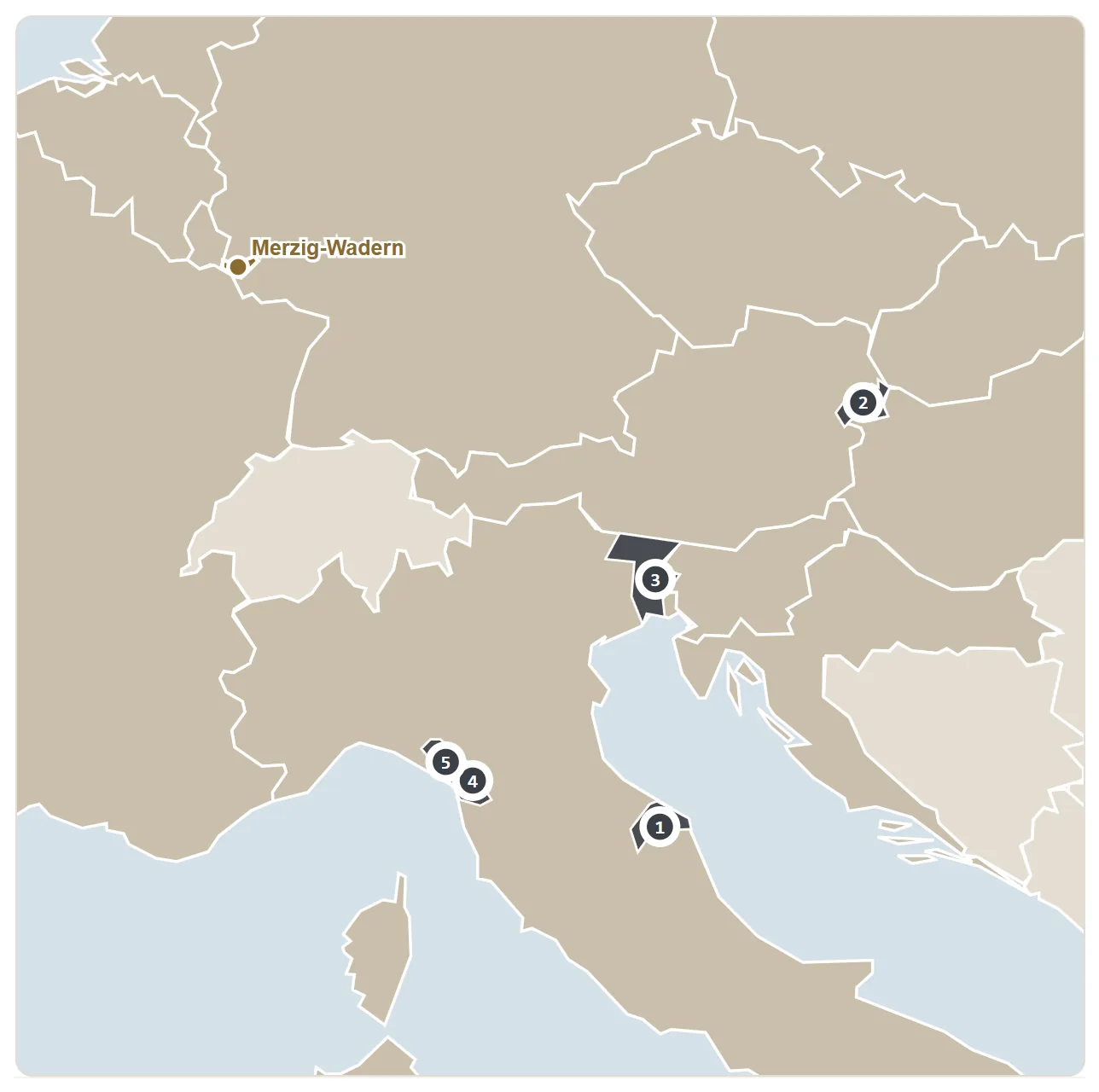 Europakarte mit Merzig-Wadern und fünf nummerierten Zwillingsregionen in Italien und Österreich